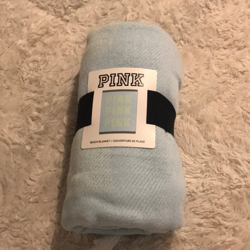 Brand new PINK vs Beach Blanket